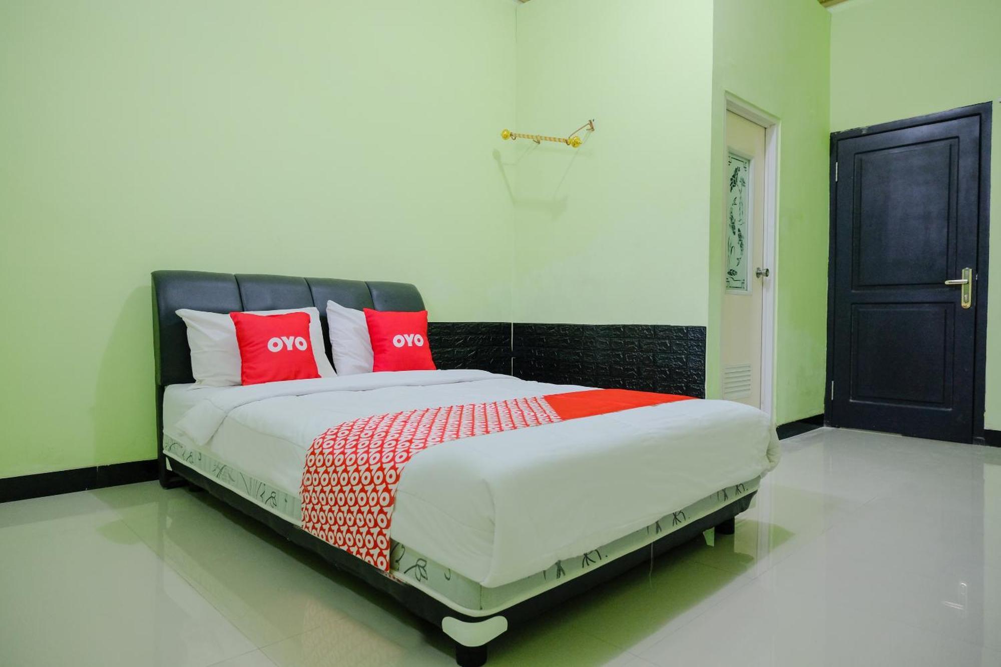 Oyo Life 2508 Alba Suites Homestay Syariah Тулунгагунг Экстерьер фото