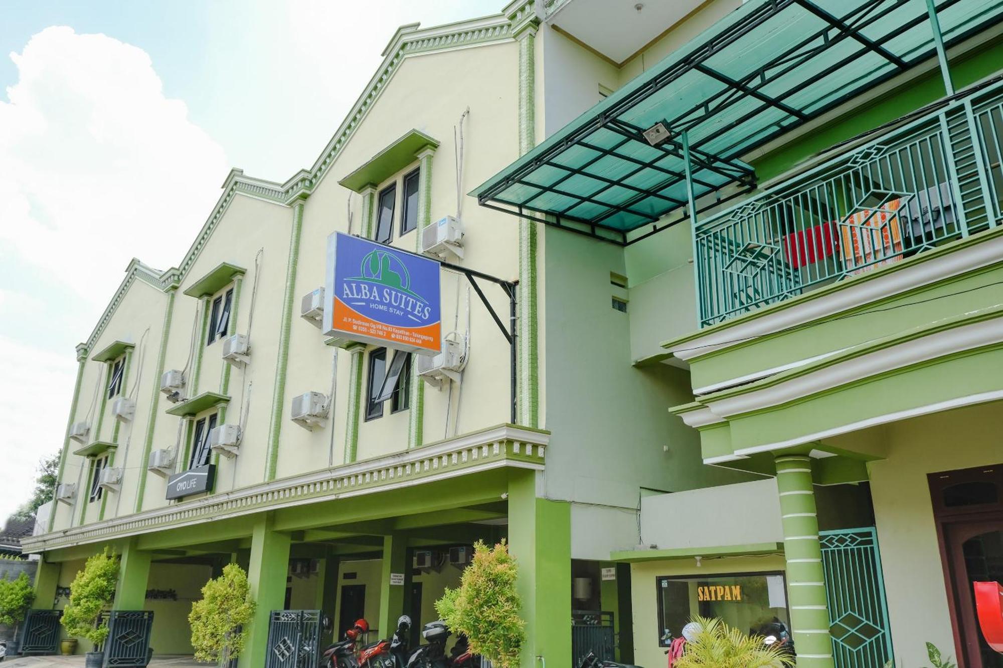 Oyo Life 2508 Alba Suites Homestay Syariah Тулунгагунг Экстерьер фото