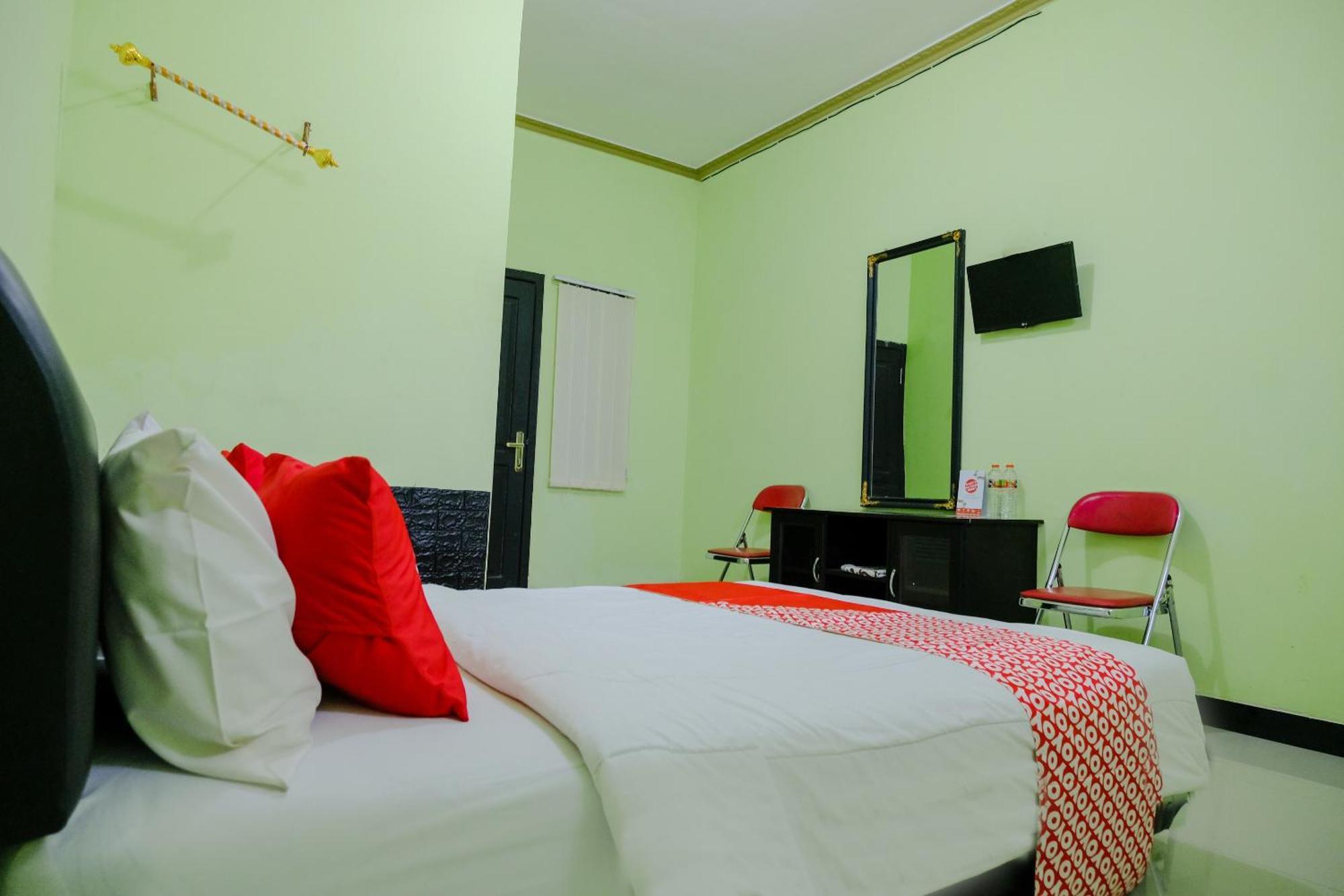 Oyo Life 2508 Alba Suites Homestay Syariah Тулунгагунг Экстерьер фото