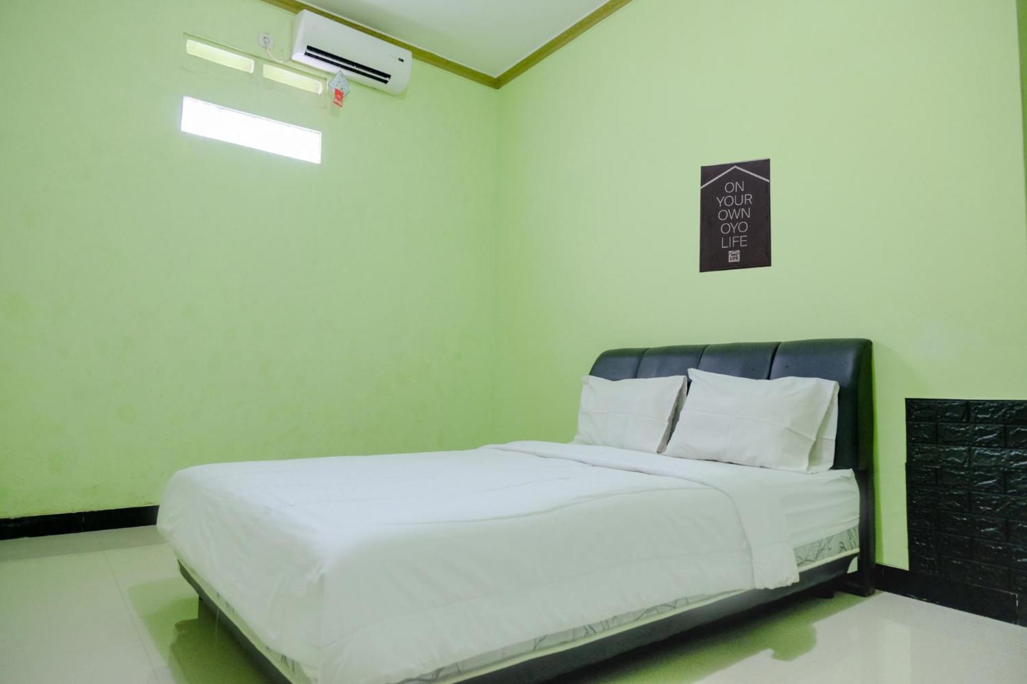 Oyo Life 2508 Alba Suites Homestay Syariah Тулунгагунг Экстерьер фото