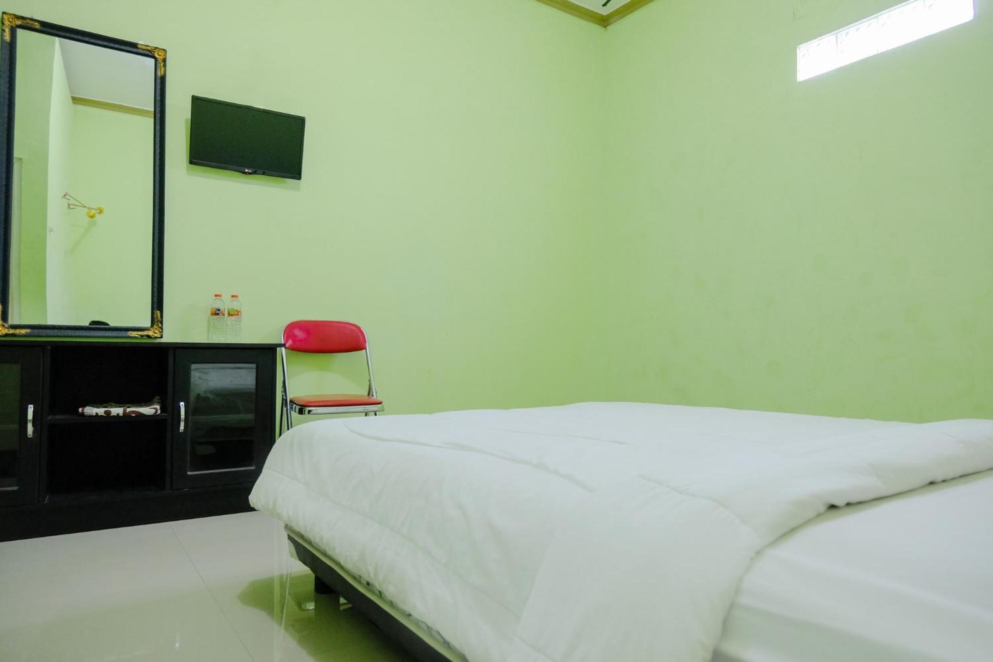 Oyo Life 2508 Alba Suites Homestay Syariah Тулунгагунг Экстерьер фото